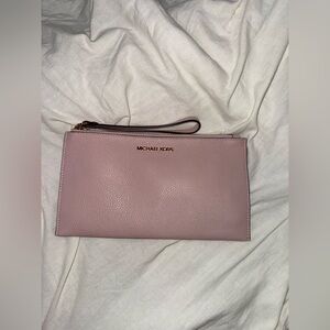 Micheal Kors Wristlet Pink